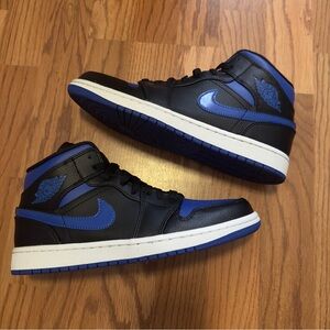Nike - Men’s Air Jordan 1 Mid | Black/Hyper Royal/White - Size 7.5